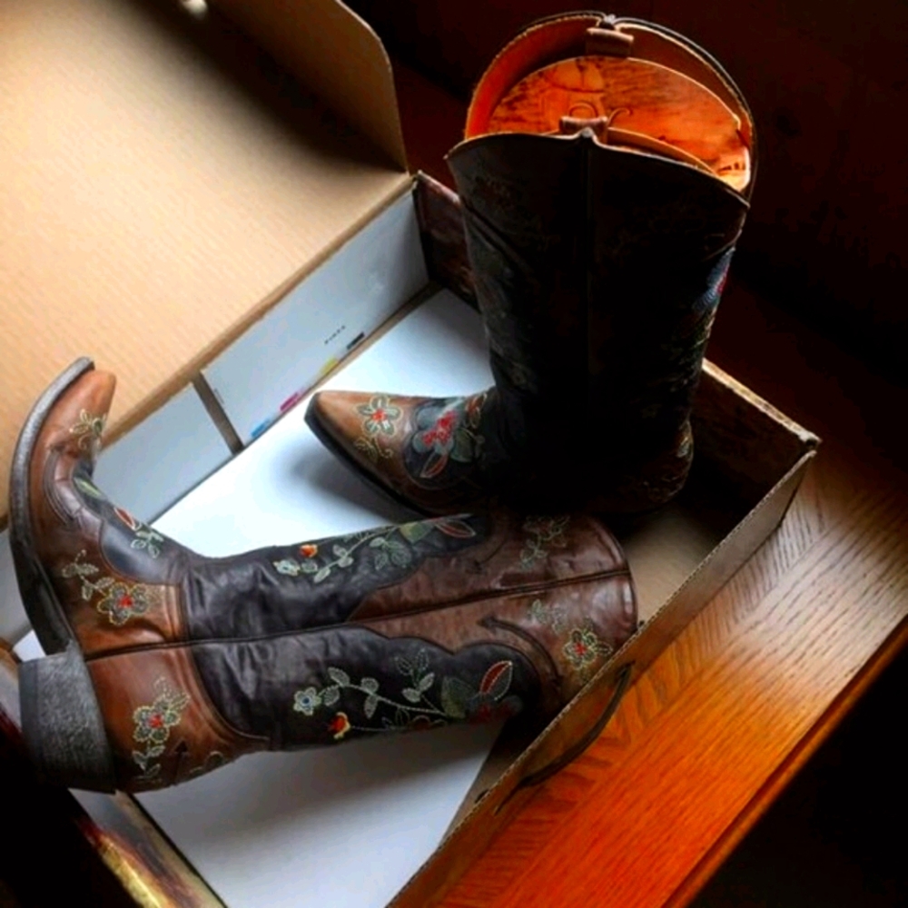 Old Gringo boots size 7 worn once